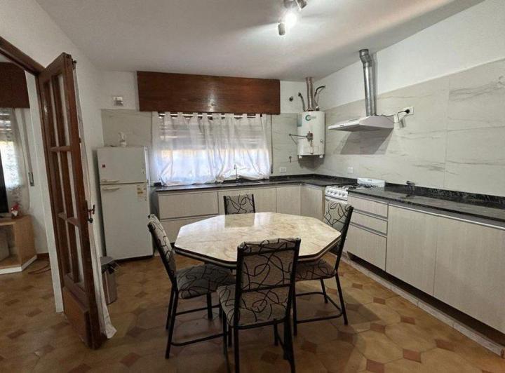 VENTA CASA 3 DORMITORIOS CERRO NORTE CON COCHERA 4