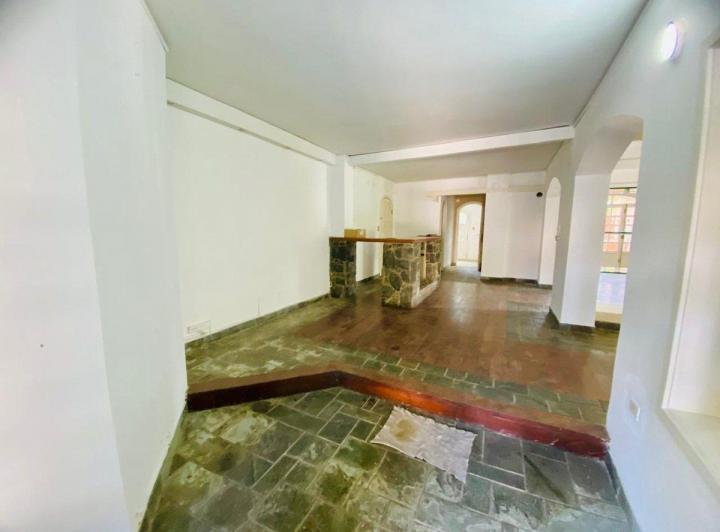 EXCEPCIONAL CASA CON GRAN LOTE EN VILLA BELGRANO 1