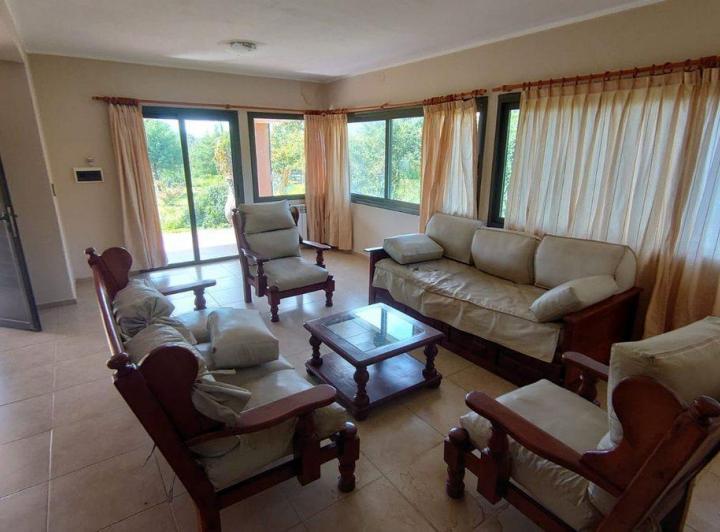 CASA 3 DORMITORIO CON BAJADA AL RIO KEOKEN TANTI 4