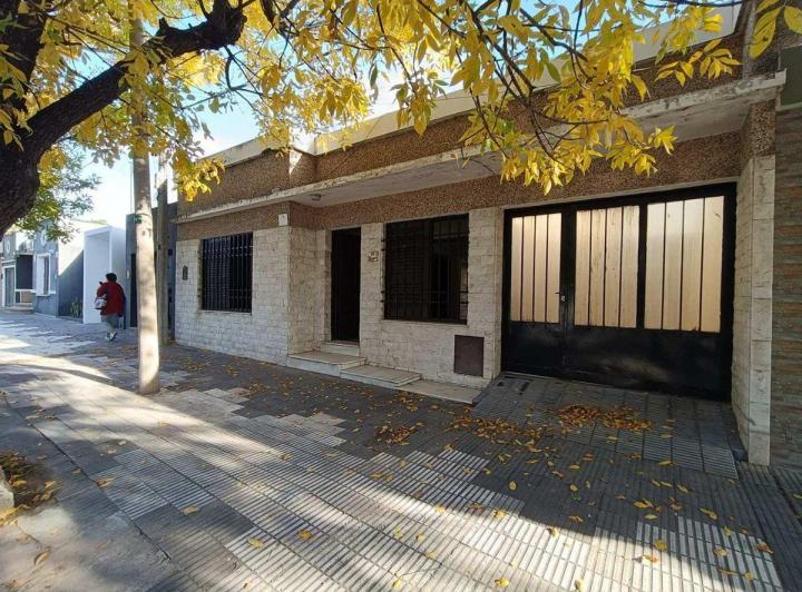 EN VENTA CASA 3 DORMITORIOS PATIO RIO TERCERO 4