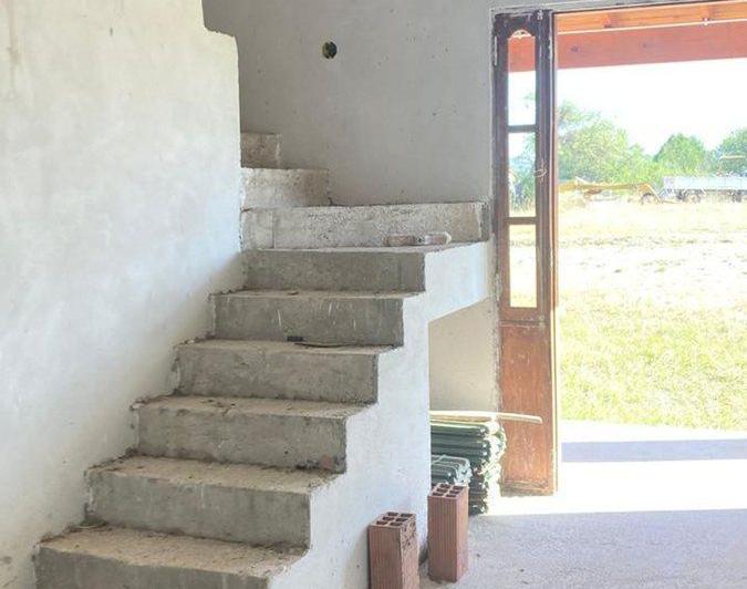 CASA A TERMINAR EN ARROYO LOS PATOS BARRIO CERRADO 2