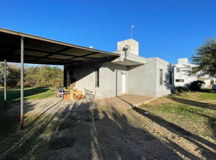 VENTA CASA 2 DORMITORIOS CON COCHERA EN UNQUILLO 5