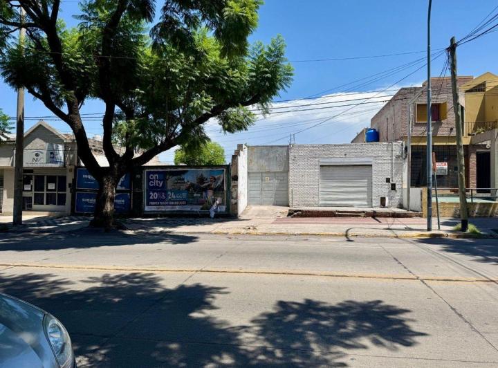 ALQUILER LOCAL COMERCIAL+TERRENO SOBRE PUEYRREDON 2