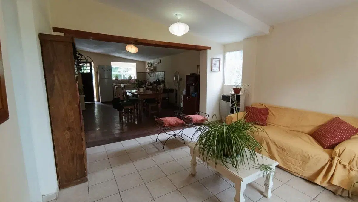 VENTA CASA 3 DORMITORIOS LA CUMBRE CON GAS NATURAL 2