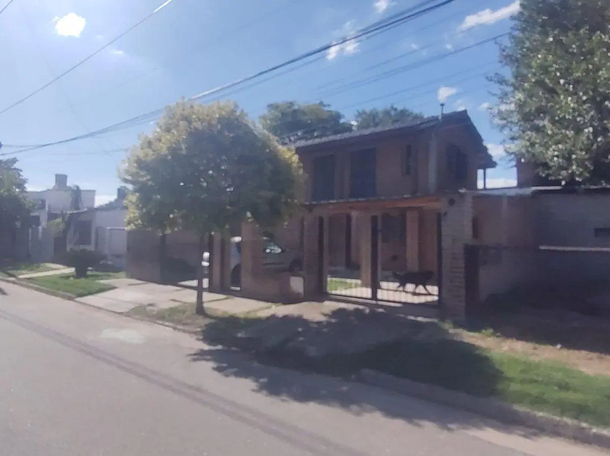 VENTA CASA DE 3 DORMITORIOS ZONA ARGUELLO 3