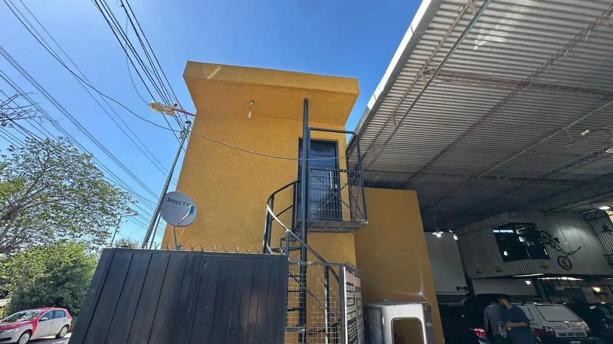 CASA DEPARTAMENTOS LOCAL IDEAL INVERSION ARGUELLO 4