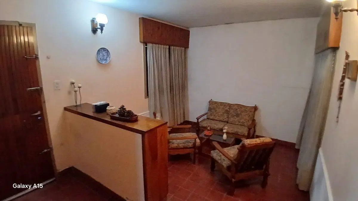 VENTA CASA BARRIO  AYACUCHO  3 DORMITORIOS 4