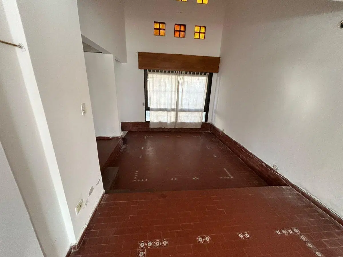 Casa en venta 4 dormitorios barrio Colon 3