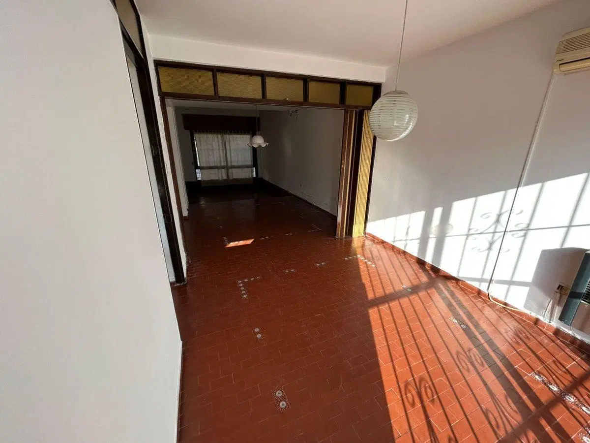 Casa en venta 4 dormitorios barrio Colon 2