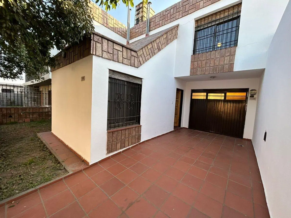 Casa en venta 4 dormitorios barrio Colon 5