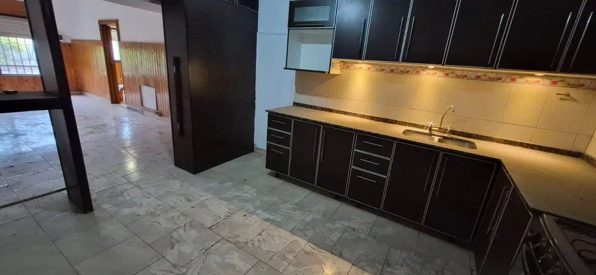 VENTA 2 CASAS DE 3 DORMITORIOS Y PATIO EN B YAPEYU 4