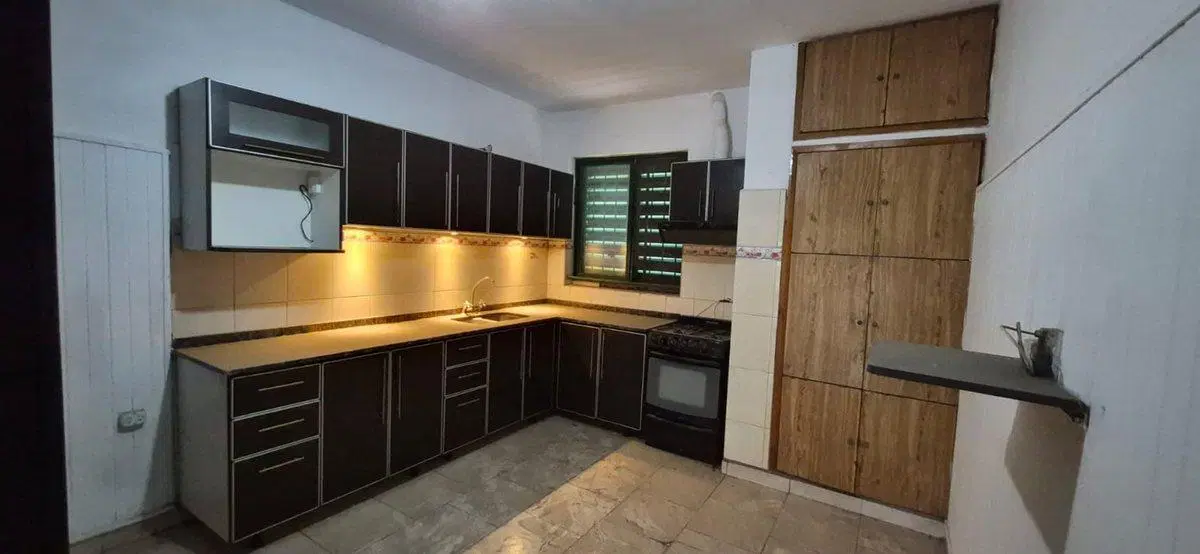 VENTA 2 CASAS DE 3 DORMITORIOS Y PATIO EN B YAPEYU 5