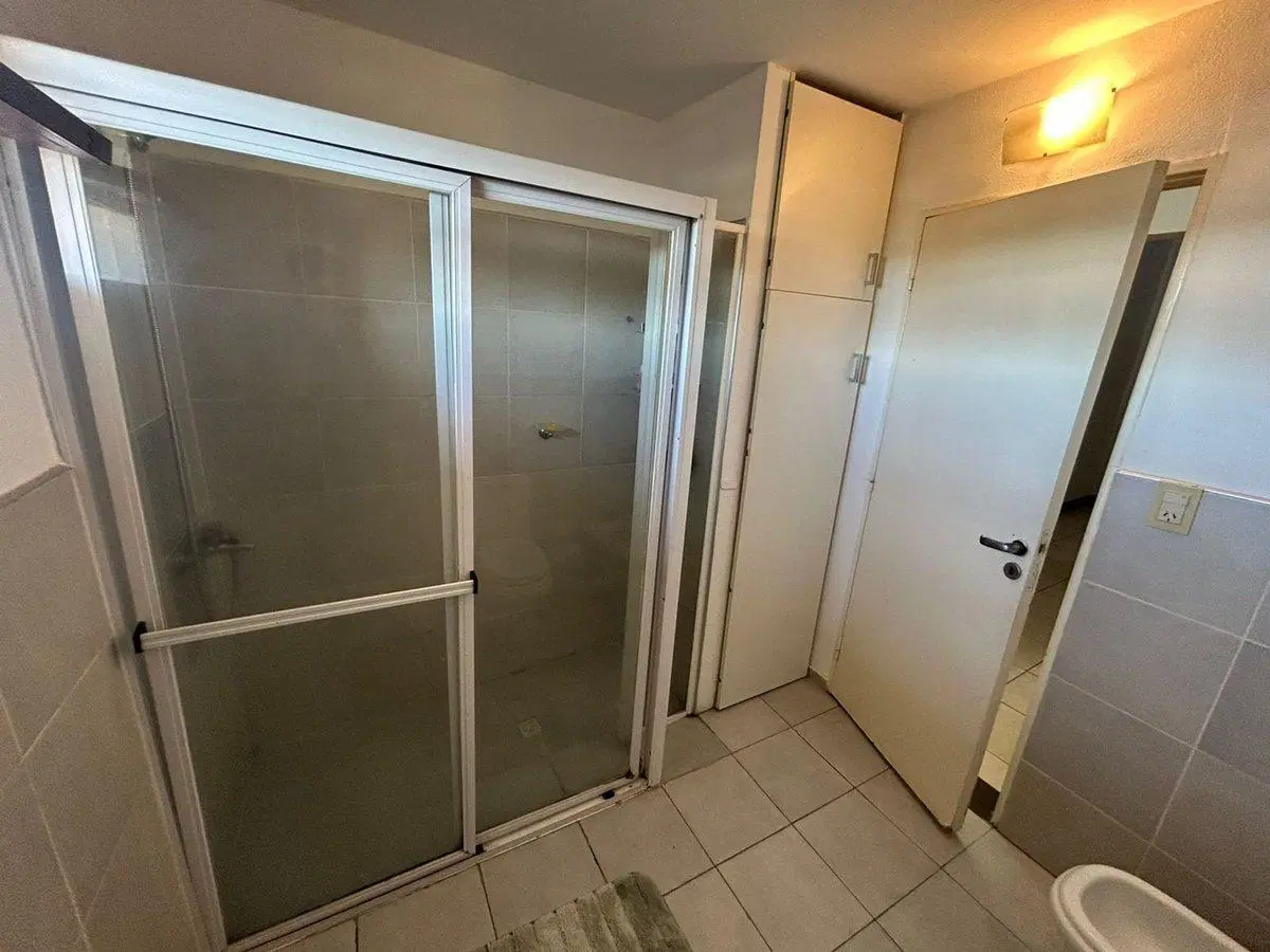 Venta Casa 4 dormitorios y pileta B San Salvador 3