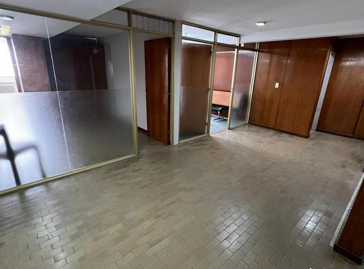 ALQUILER OFICINA 148 M2. EN AV GNRL PAZ. B CENTRO
