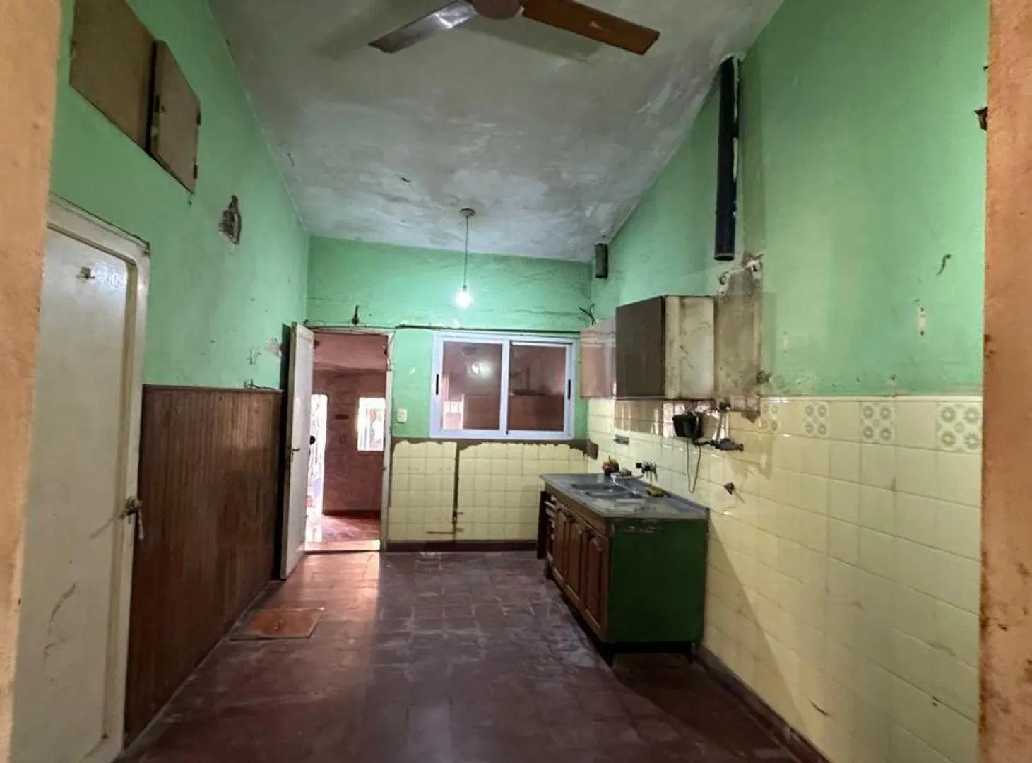 EN VENTA CASA A REFACCIONAR EN RIO CEBALLOS 5