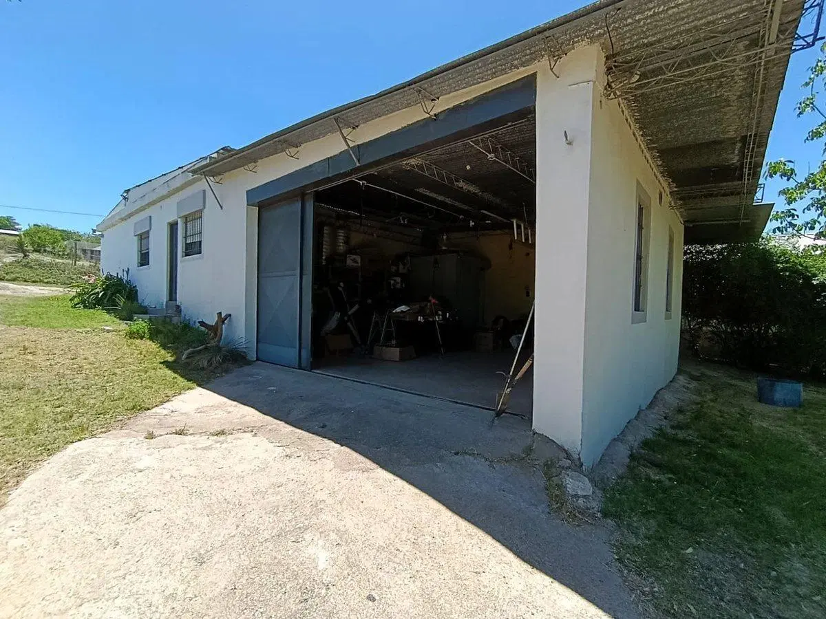 VENTA CASA 2 DORMITORIOS Y DEPOSITO EN TANTI 5