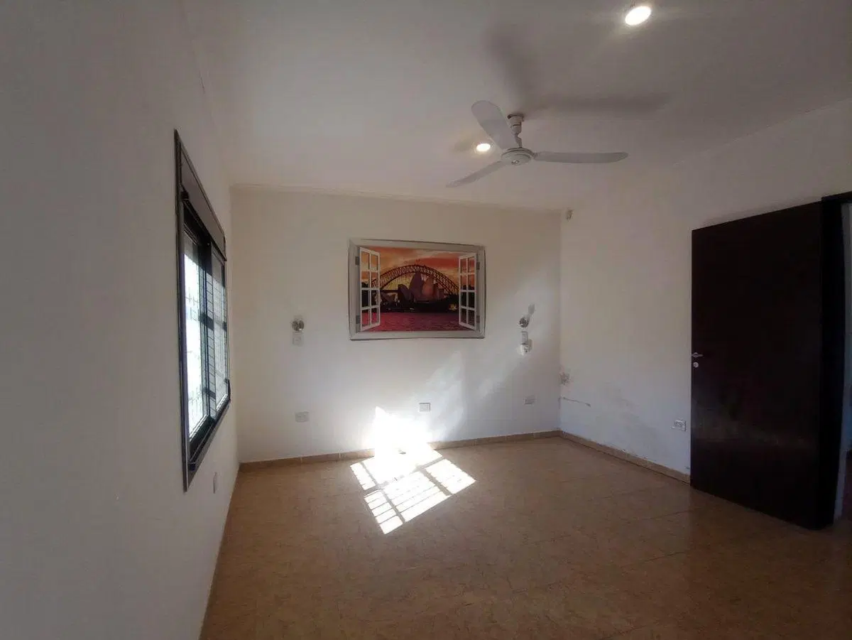 VENTA CASA 2 DORMITORIOS Y DEPOSITO EN TANTI 2