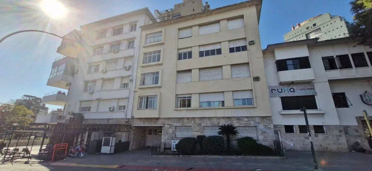DEPTO PISO COMPLETO 4 DORM. FRANTE A PLAZA ESPAÑA 5