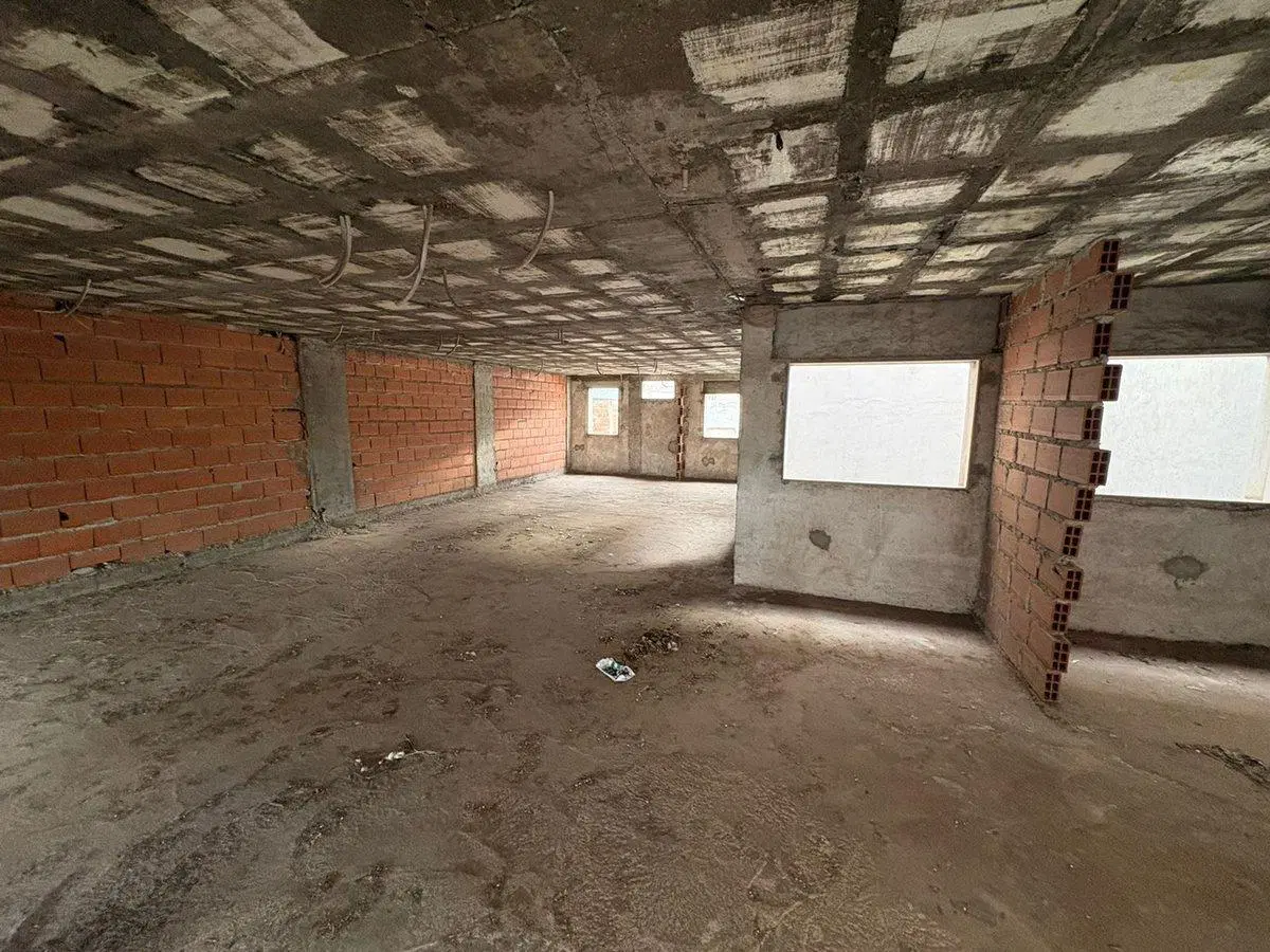 SE VENDE EDIFICIO EN CONSTRUCCION - BARRIO DUCASSE 4