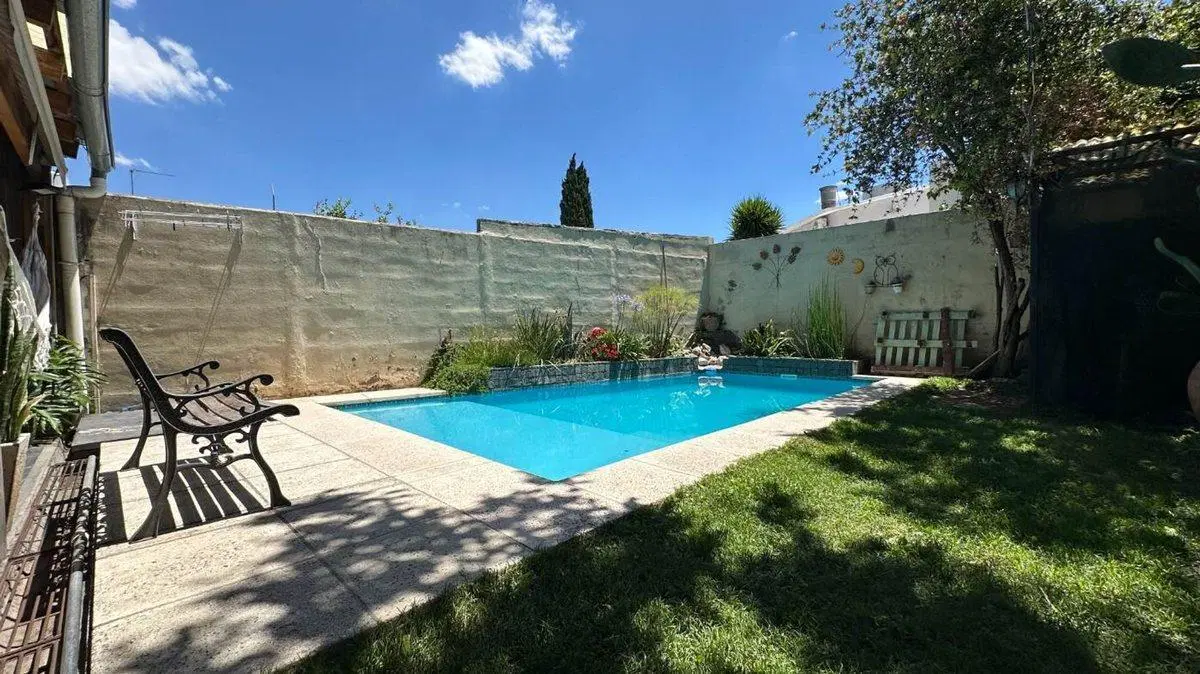 VENTA CASA 4 DORMITORIOS MARQUES DE SOBREMONTE 3