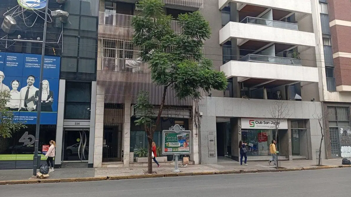 VENTA CENTRO  DEPARTAMENTO 2 DORMITORIOS Y TERRAZA 2