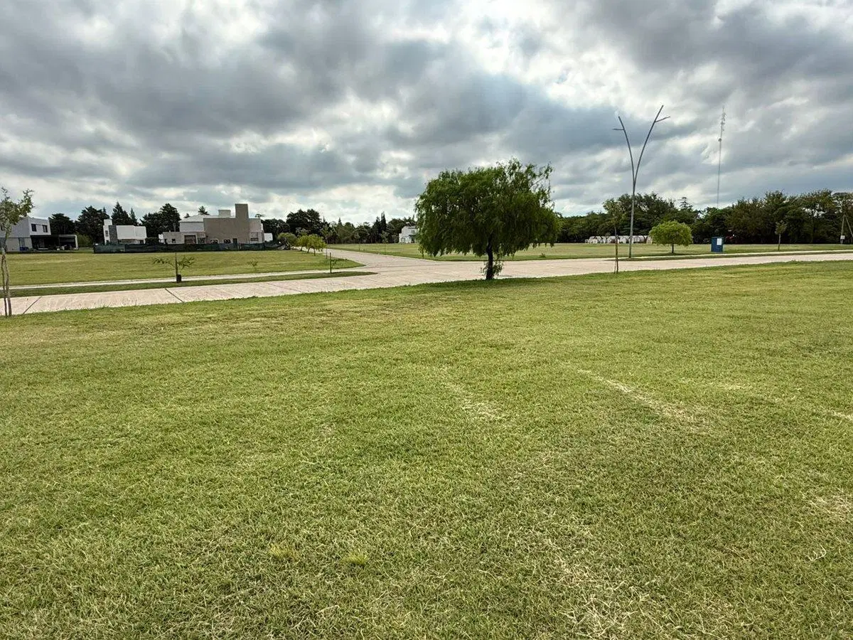 VENTA TERRENO BARRIO PRIVADO ACQUAVISTA MALAGUEÑO 4