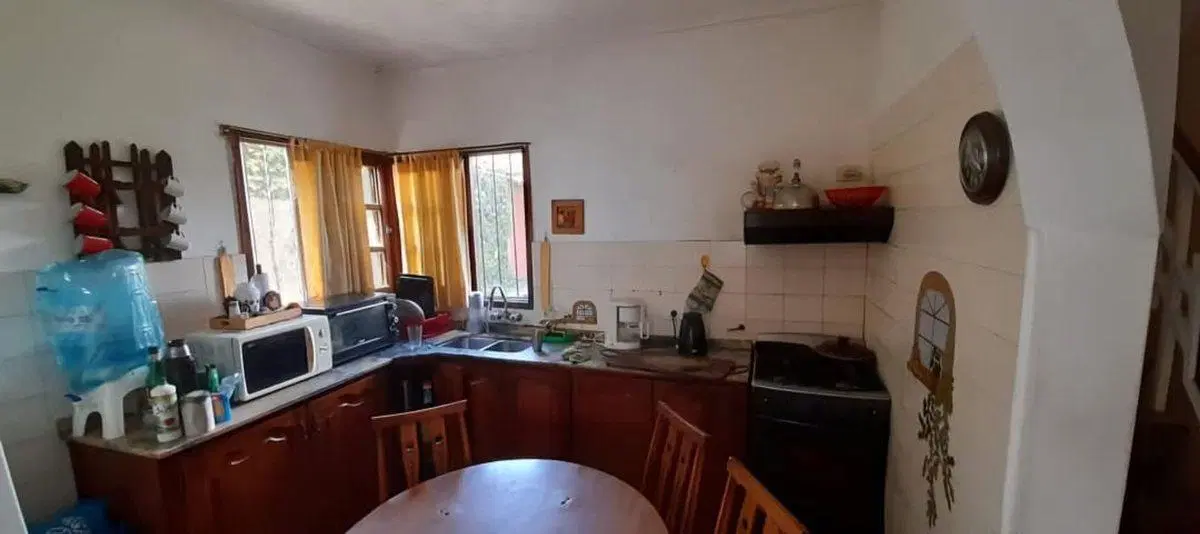 CASA 4 DORMITORIOS Y 3 BAÑOS EN B.PUEYRREDON 3