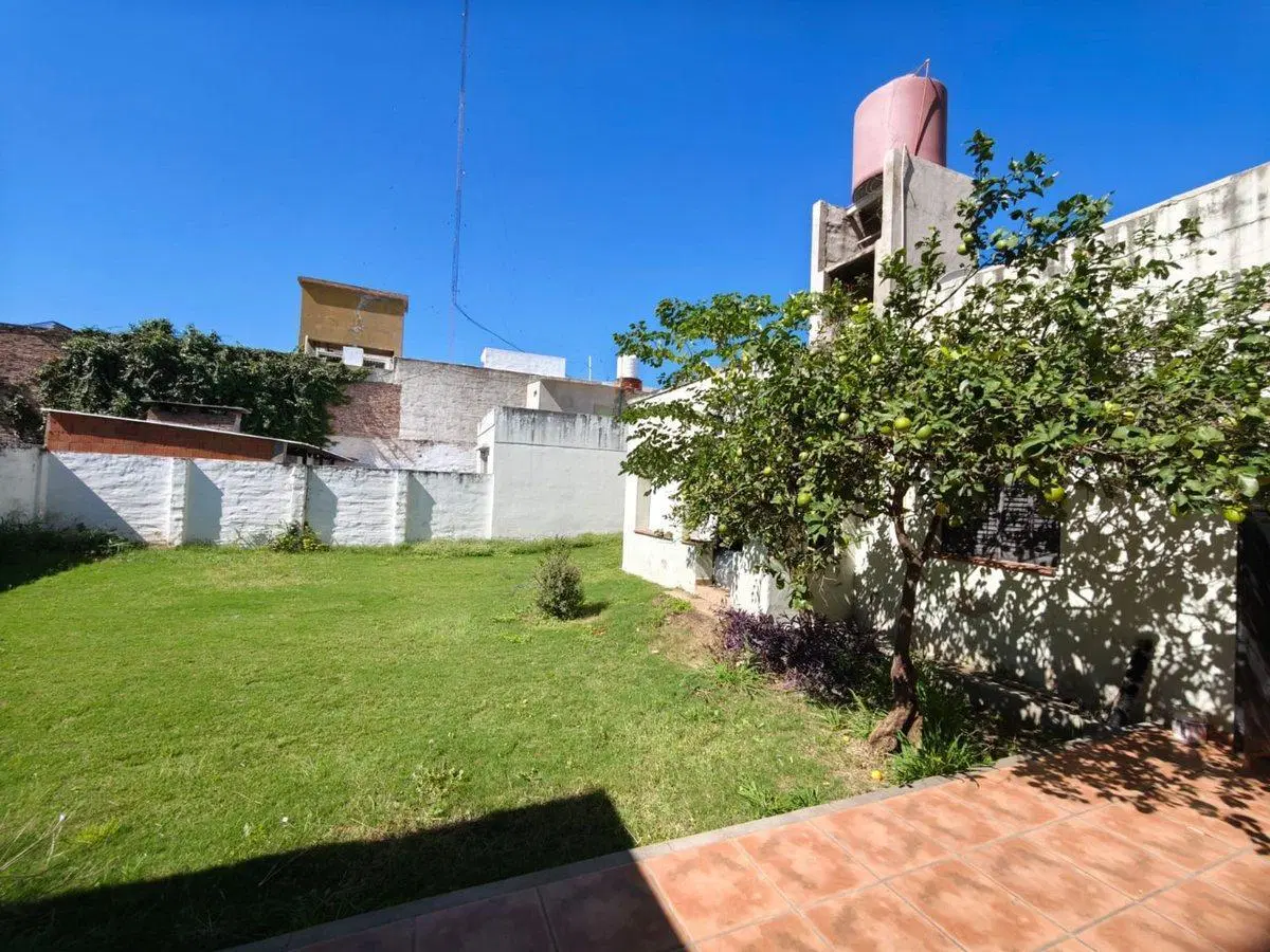 CASA ALTO ALBERDI 4 DORMITORIOS 400M2 LOTE PROPIO 5