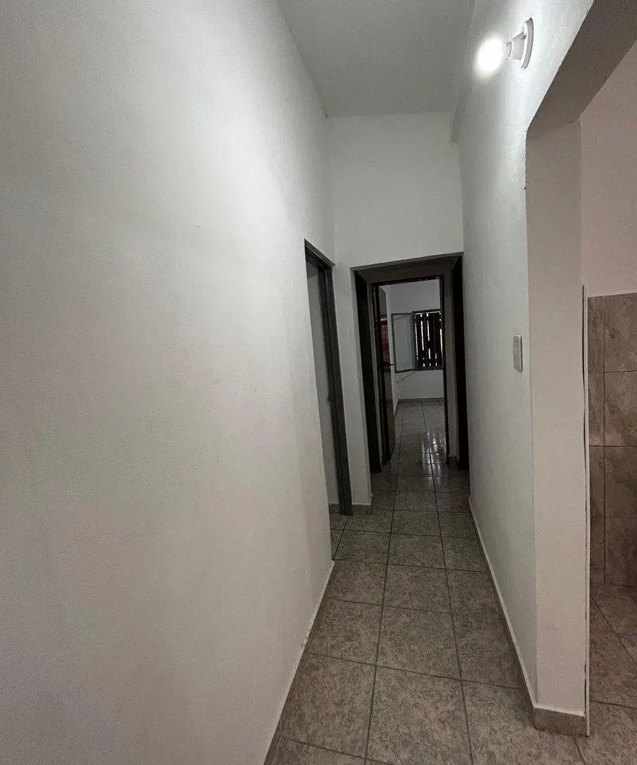 VENTA CASA REFACCIONADA 3 DORMITORIOS B° VICOR 8