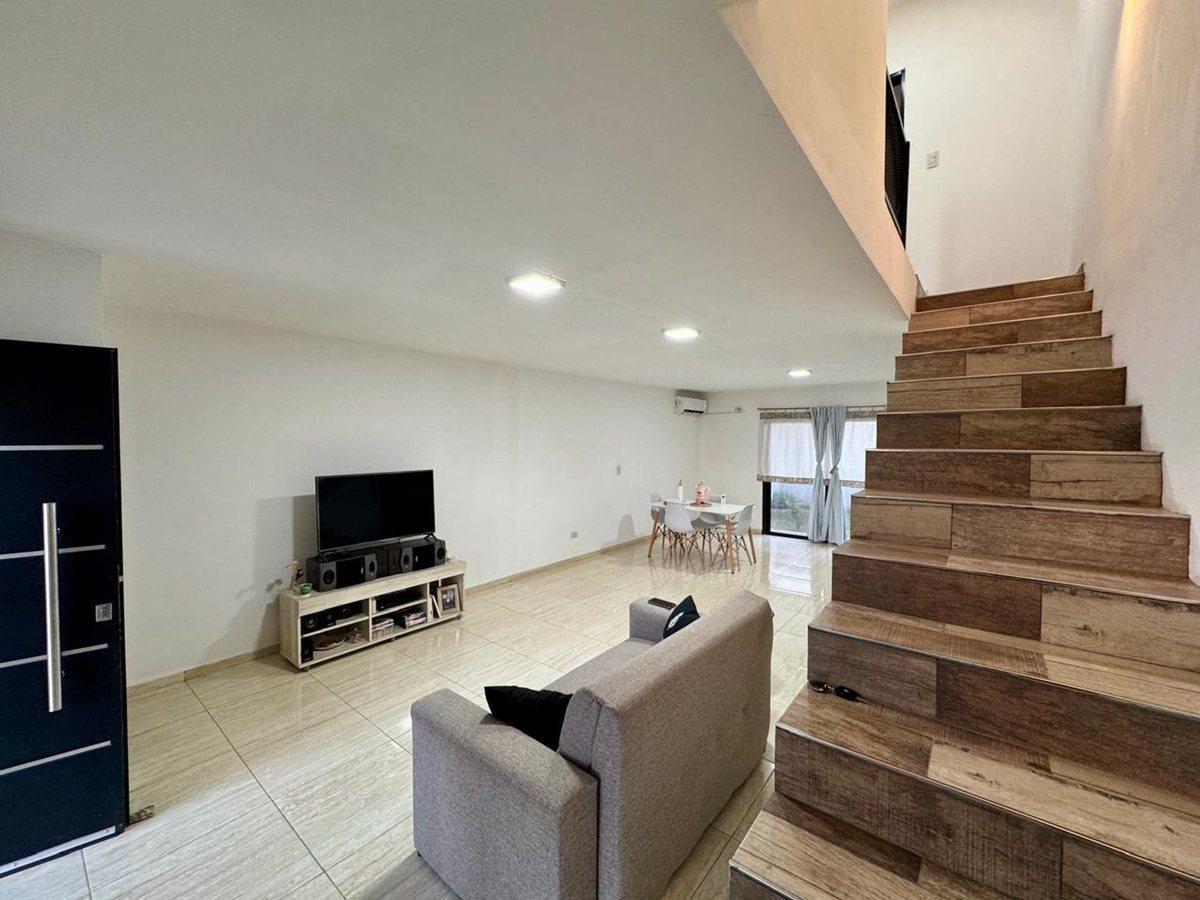 VENTA DUPLEX DE CATEGORIA 2 DORM. VALLE CERCANO