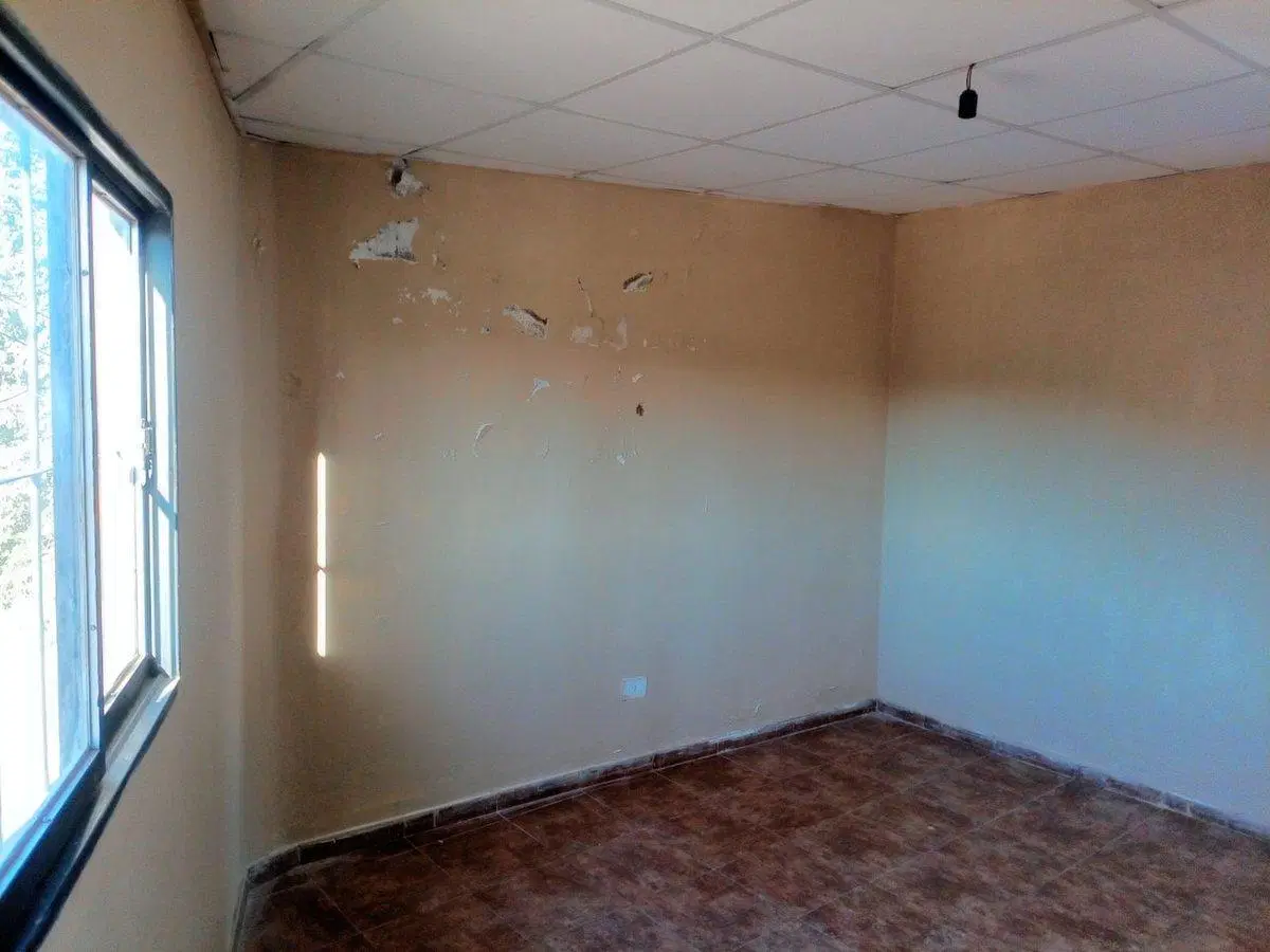 SE VENDE 3 LOCALES + DEPARTAMENTO DE 2 DORMITORIOS 5