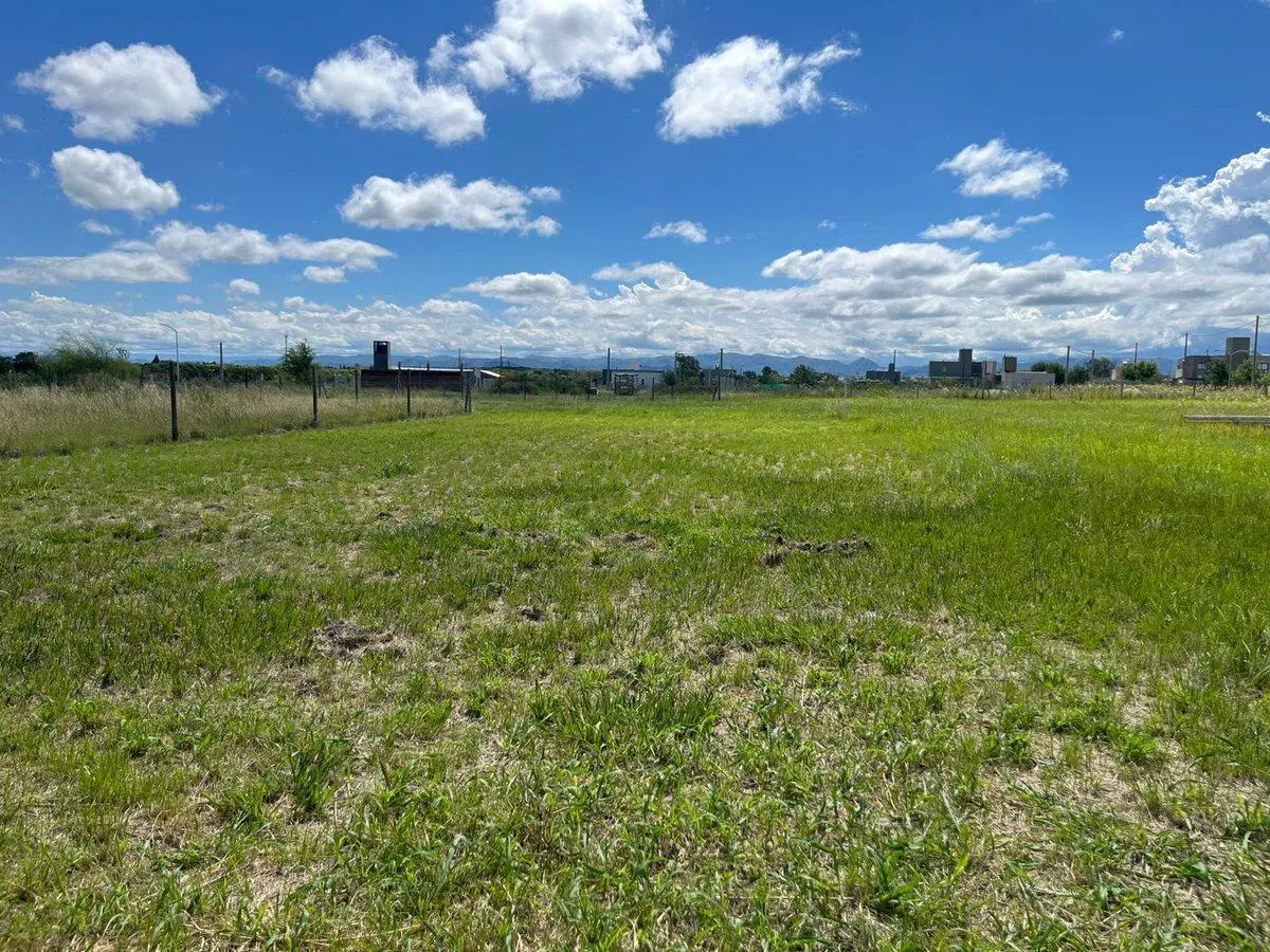 OPORTUNIDAD! TERRENO 505 M EN SOLES SERRANOS II 4