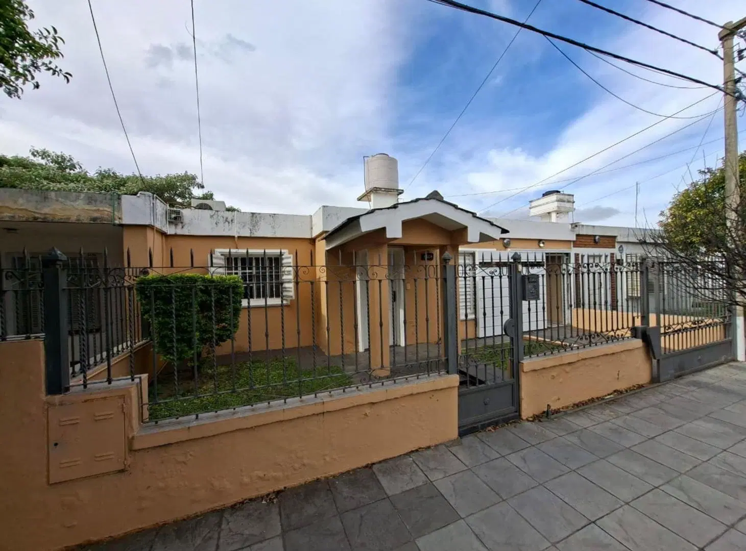 VENTA CASA 2 DORMITORIOS CON PILETA B PANAMERICANO 3