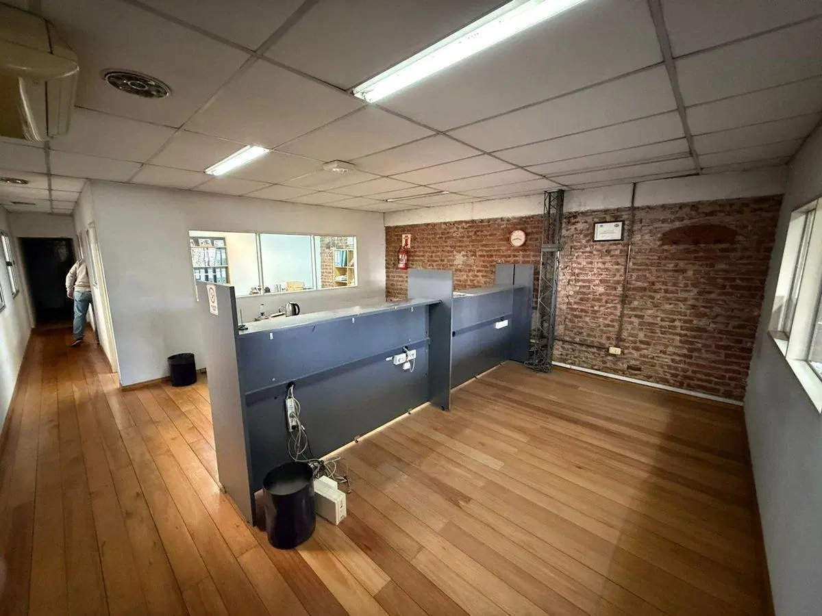 VENTA GALPON CON OFICINAS B PUEYRREDON 5