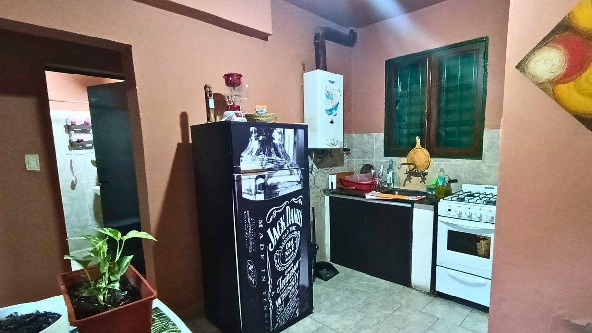 Foto de VENTA CASA 2 DORMITORIOS GENERAL PUEYRREDON, imagen 5