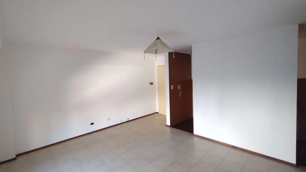 SE ALQUILA DEPARTAMENTO 1 DORMITORIO EN ALBERDI 4