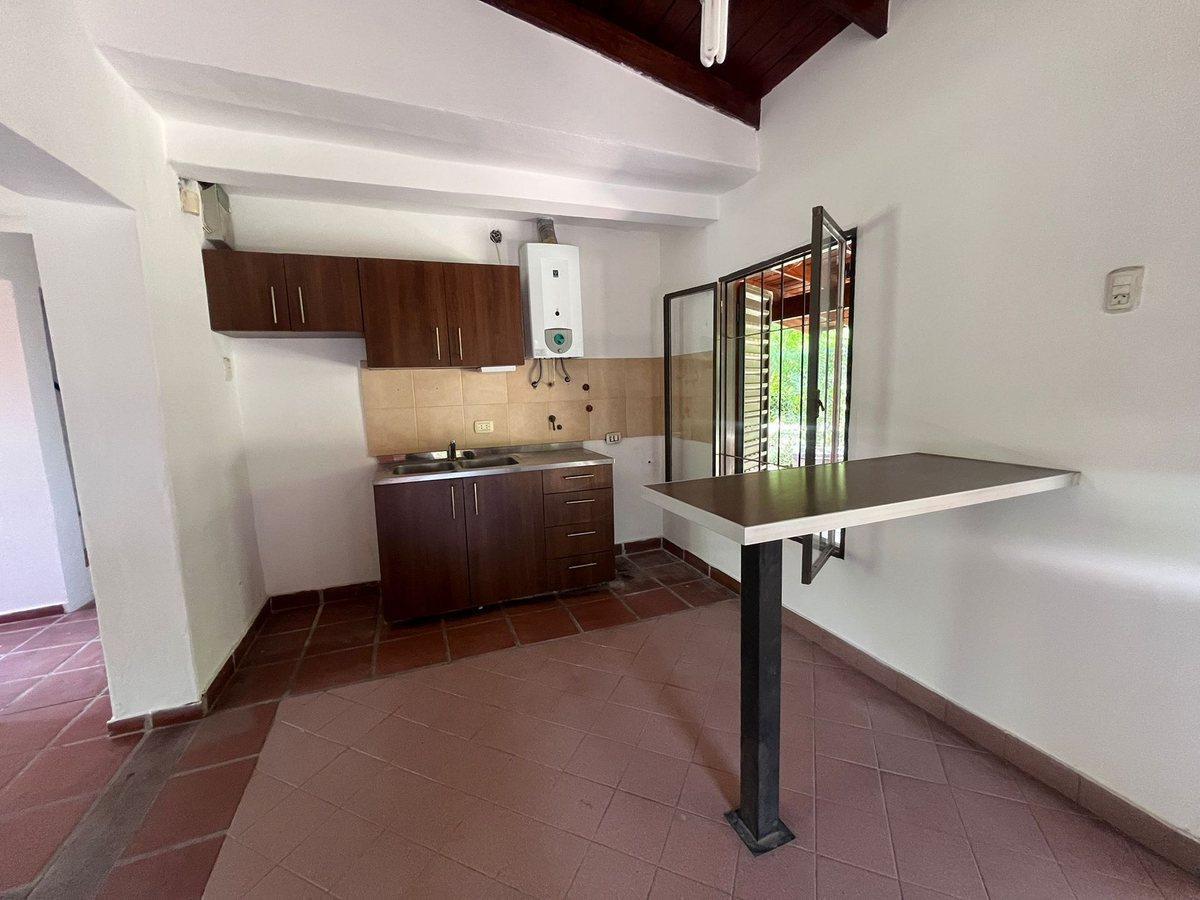 Foto de CASA 4 DORMITORIOS JARDIN EPICURO VILLA ALLENDE, imagen 1