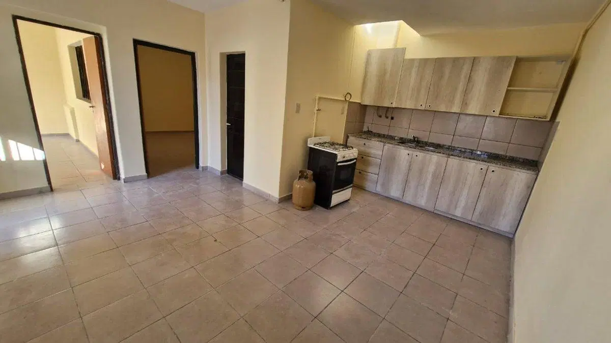 DOS CASAS DE 2 DORMITORIOS Y PATIO EN YOFRE SUD 5