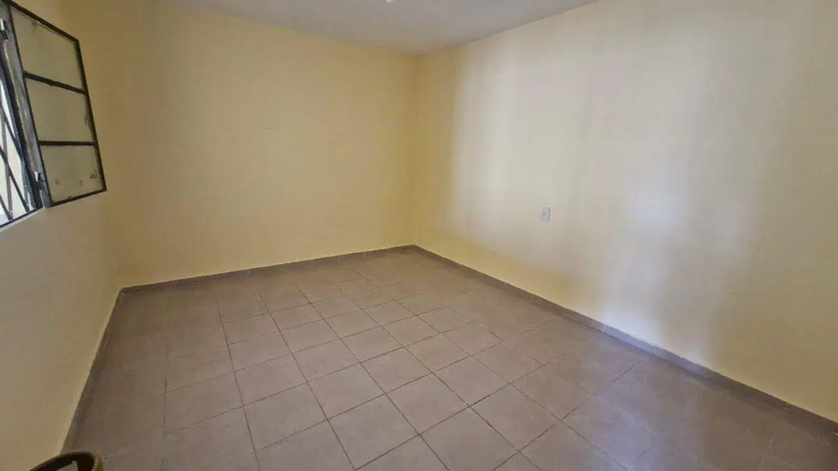 DOS CASAS DE 2 DORMITORIOS Y PATIO EN YOFRE SUD 3