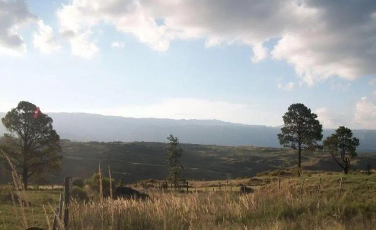 EN VENTA TERRENO DE 300M2 EN YACANTO CALAMUCHITA 3
