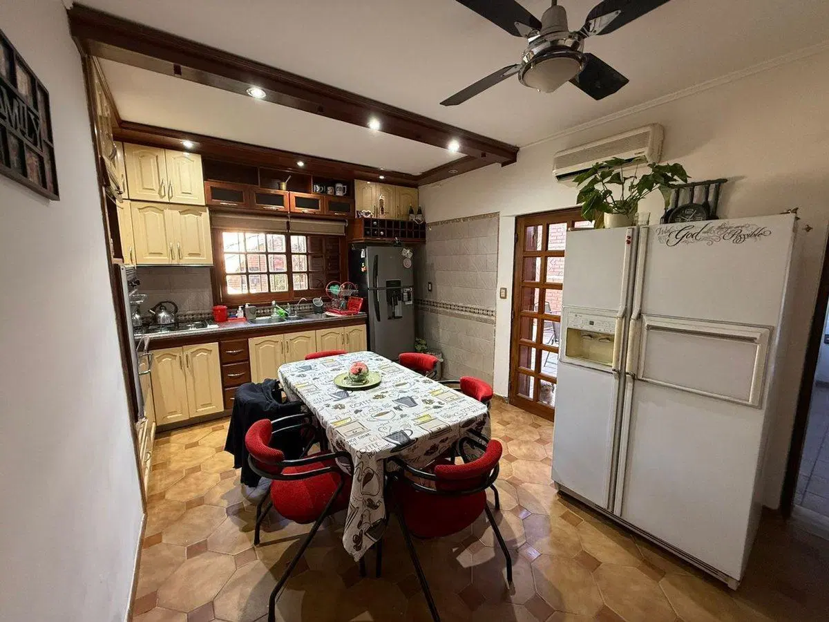 VENTA CASA 4 DORMITORIOS. B° AYACUCHO APTA CREDITO 2