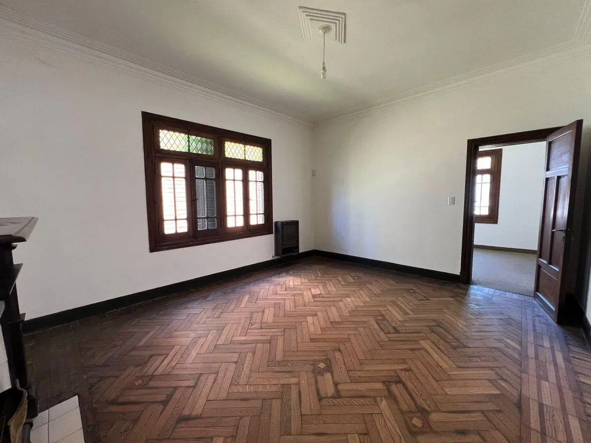 ALQUILER CASA  AVENIDA SABATTINI APTO COMERCIO 4