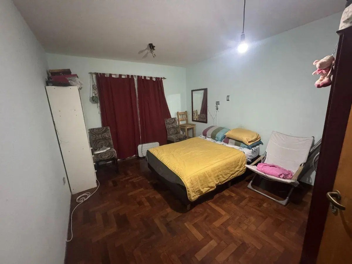 VENTA CASA 6 DORMITORIOS B° CENTRO AMERICA 5