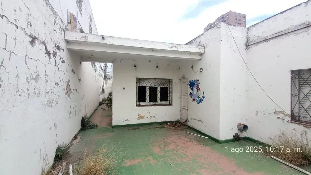 VENTA CASA A DEMOLER SOBRE LOTE DE 433 ALBERDI 4