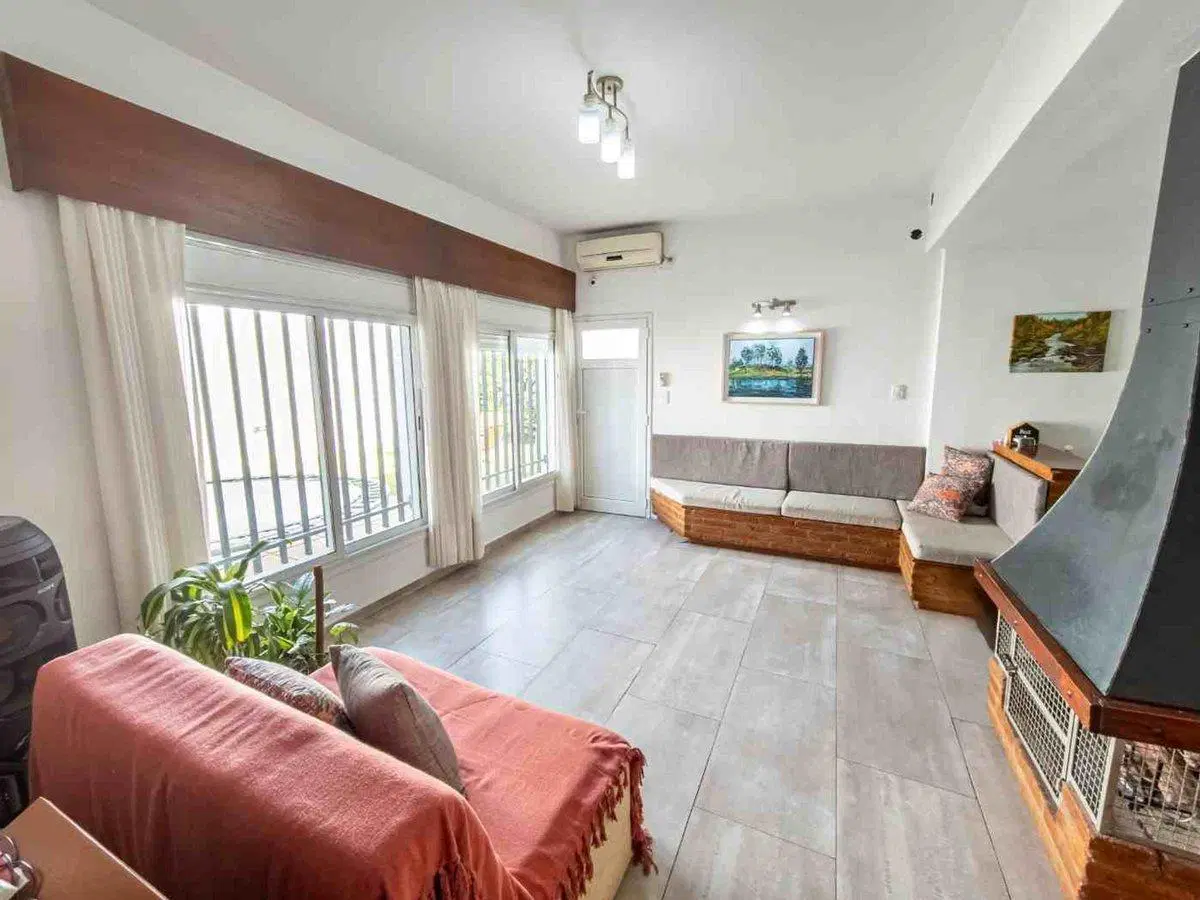 EN VENTA CASA DE 4 DORMITORIOS EN ALTO VERDE 5