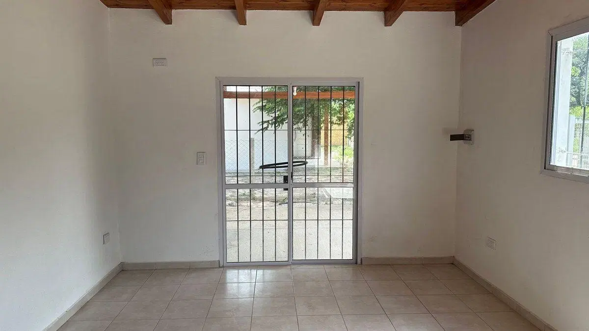 VENTA CASA 2 DORM. CON PILETA EN COMUNA SAN ROQUE 3