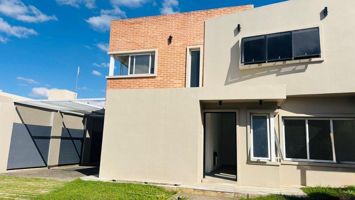 VENTA CASA 2 DORM. VALLE ESCONDIDO - APTA CREDITO