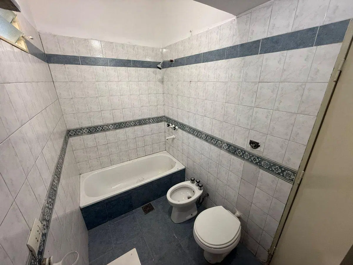 VENTA DOS DEPARTAMENTOS EN B PUEYRREDON 4