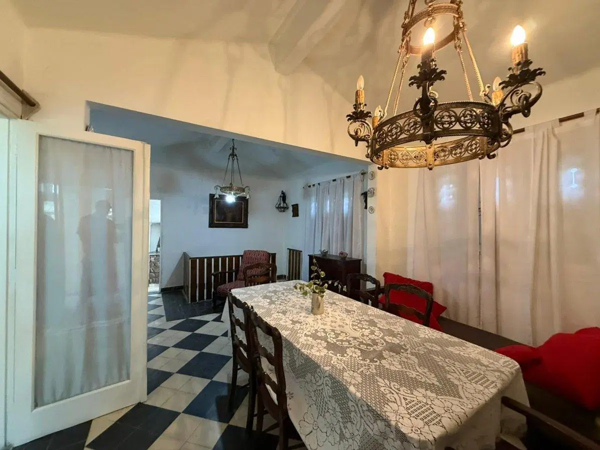 VENTA HERMOSA CASA VALLE HERMOSO 2 DORM. MAS DEPTO 3