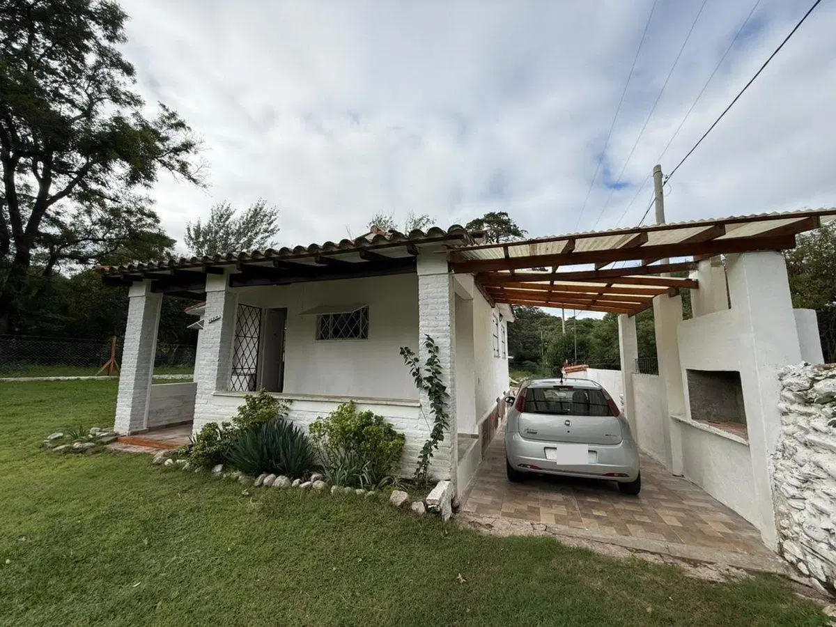 VENTA HERMOSA CASA VALLE HERMOSO 2 DORM. MAS DEPTO 4